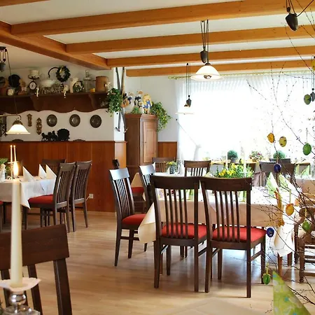 بيت ريفي Landgasthaus Eichenkrug *