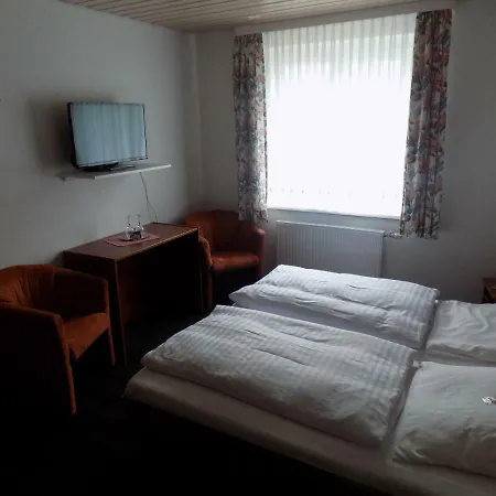 بيت ريفي Landgasthaus Eichenkrug *