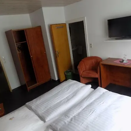 بيت ريفي Landgasthaus Eichenkrug اميلينغاوسين