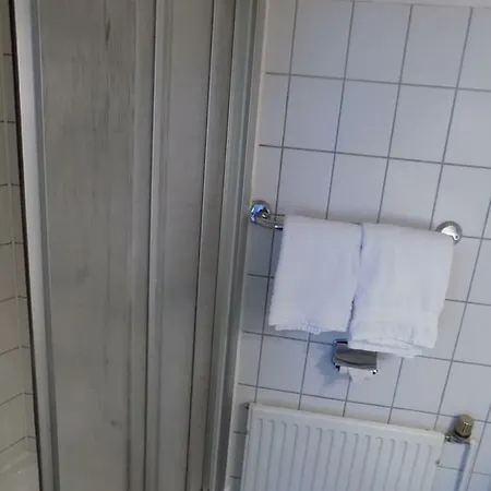 Landgasthaus Eichenkrug بيت ريفي اميلينغاوسين