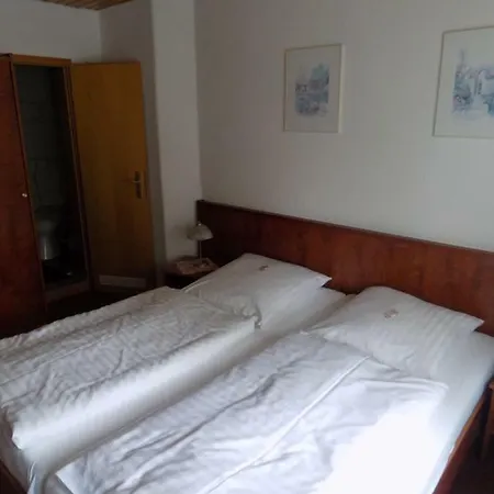 بيت ريفي Landgasthaus Eichenkrug *