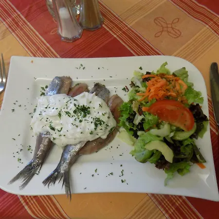 بيت ريفي Landgasthaus Eichenkrug اميلينغاوسين